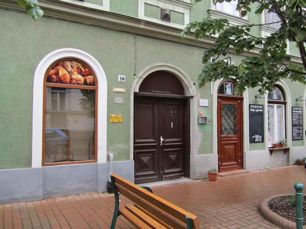 סגד Galeria Apartman מראה חיצוני תמונה